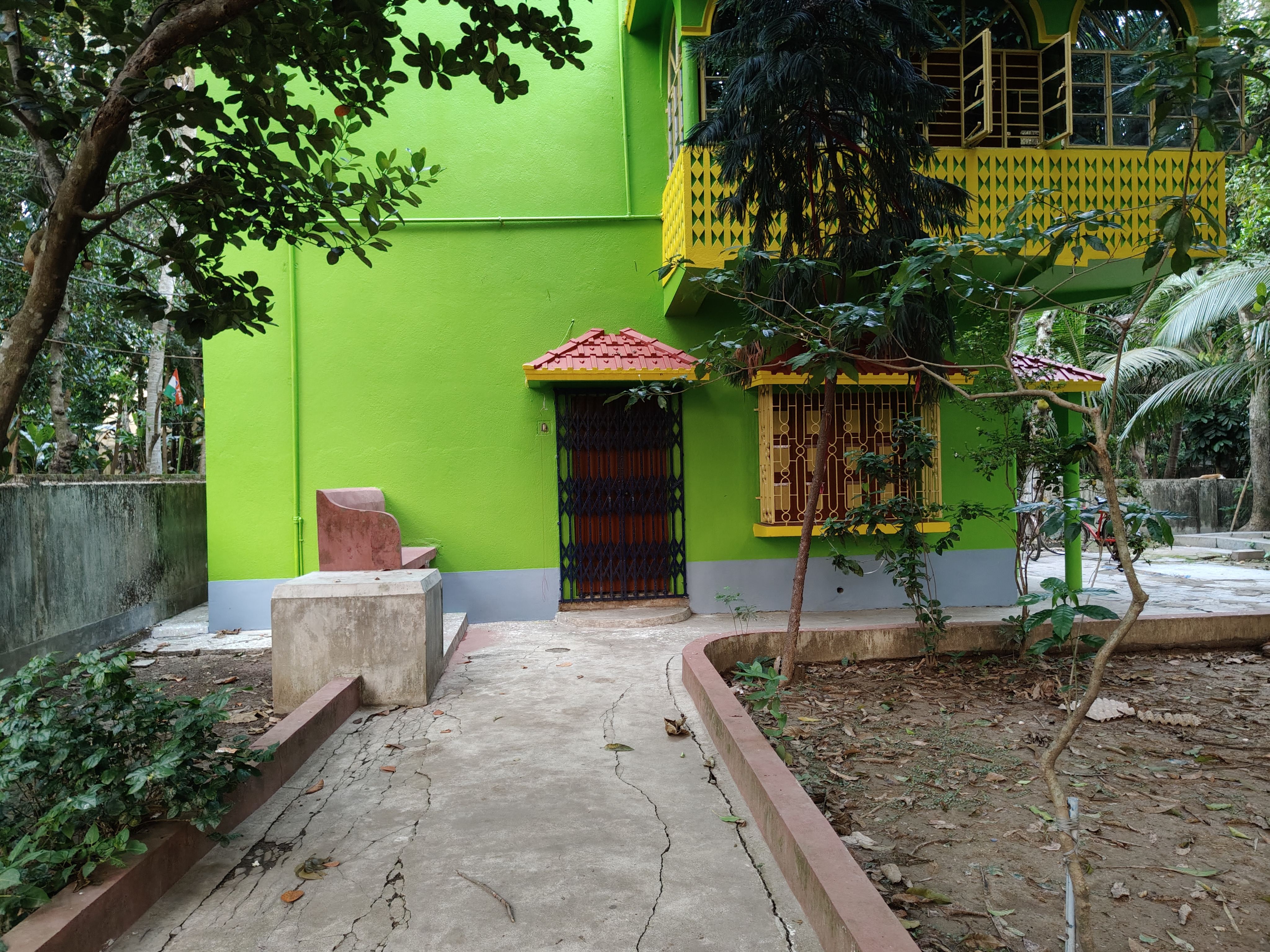 library-courtyard.jpg